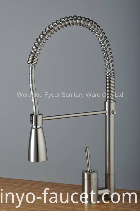 Brush Nickle Pull-Down Kitchen Sink Water Mixer Faucet (QH0747S)